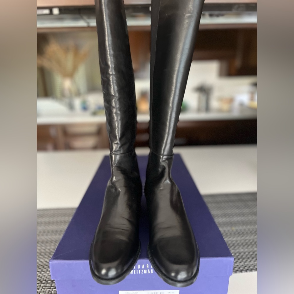 Stewart Wietzman / mezzamezza 5050.           under the knee boot